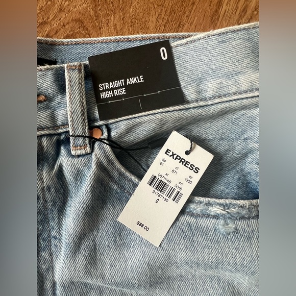 Express | High Wasted Light Wash Ripped Straight Ankle Jeans | Size 0 - Picture 5 of 14